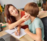 ¿Cuánto dinero puedes darle a un niño libre de impuestos y qué debes recordar?