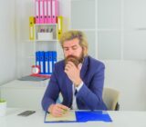 ¿Se pueden incluir los salarios de los empleados en los costes?