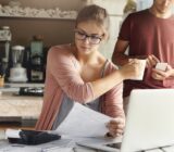 ¿Tengo que pagar impuestos por una compensación?