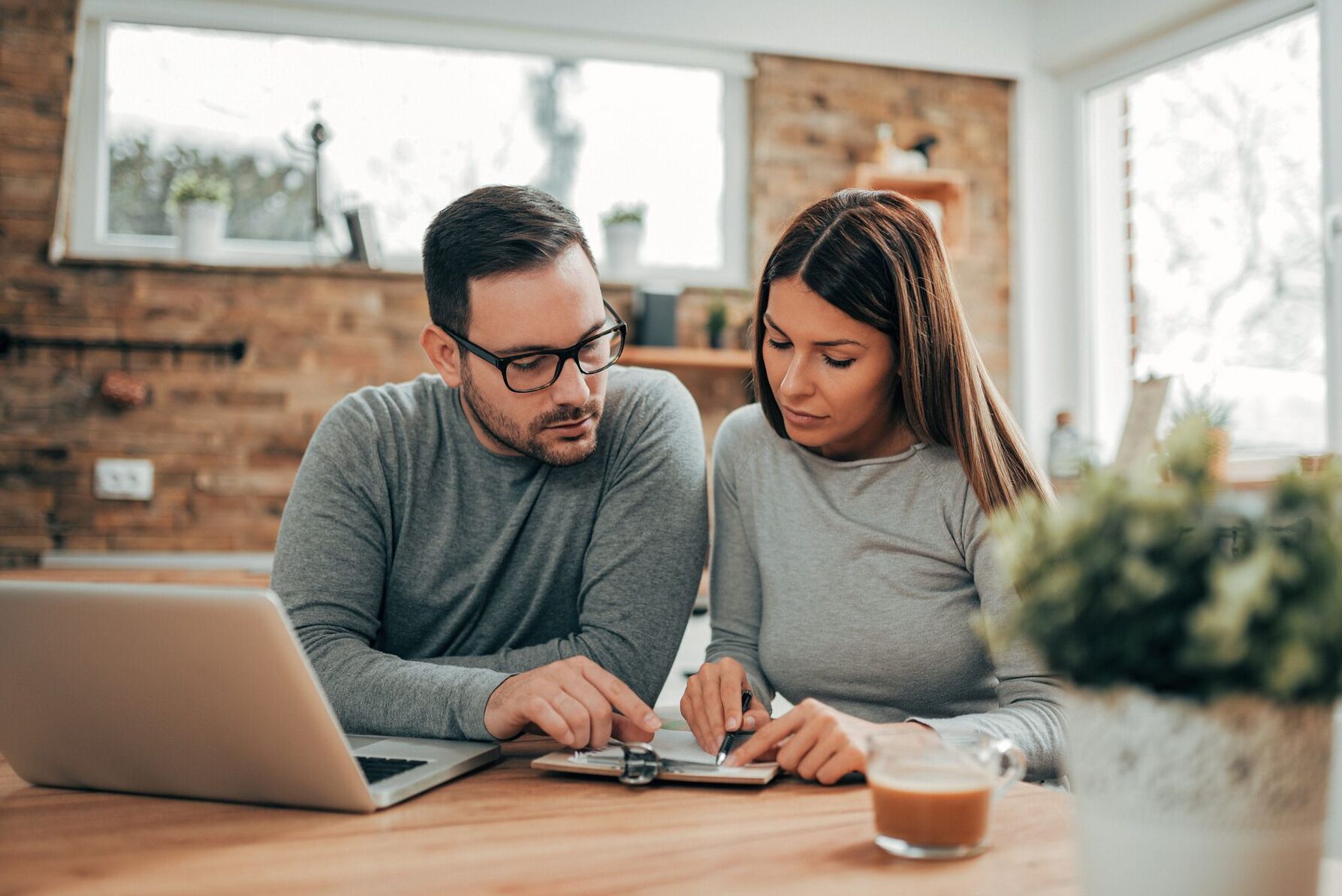 ¿Por qué tienes que (y no puedes) ganar mucho dinero?